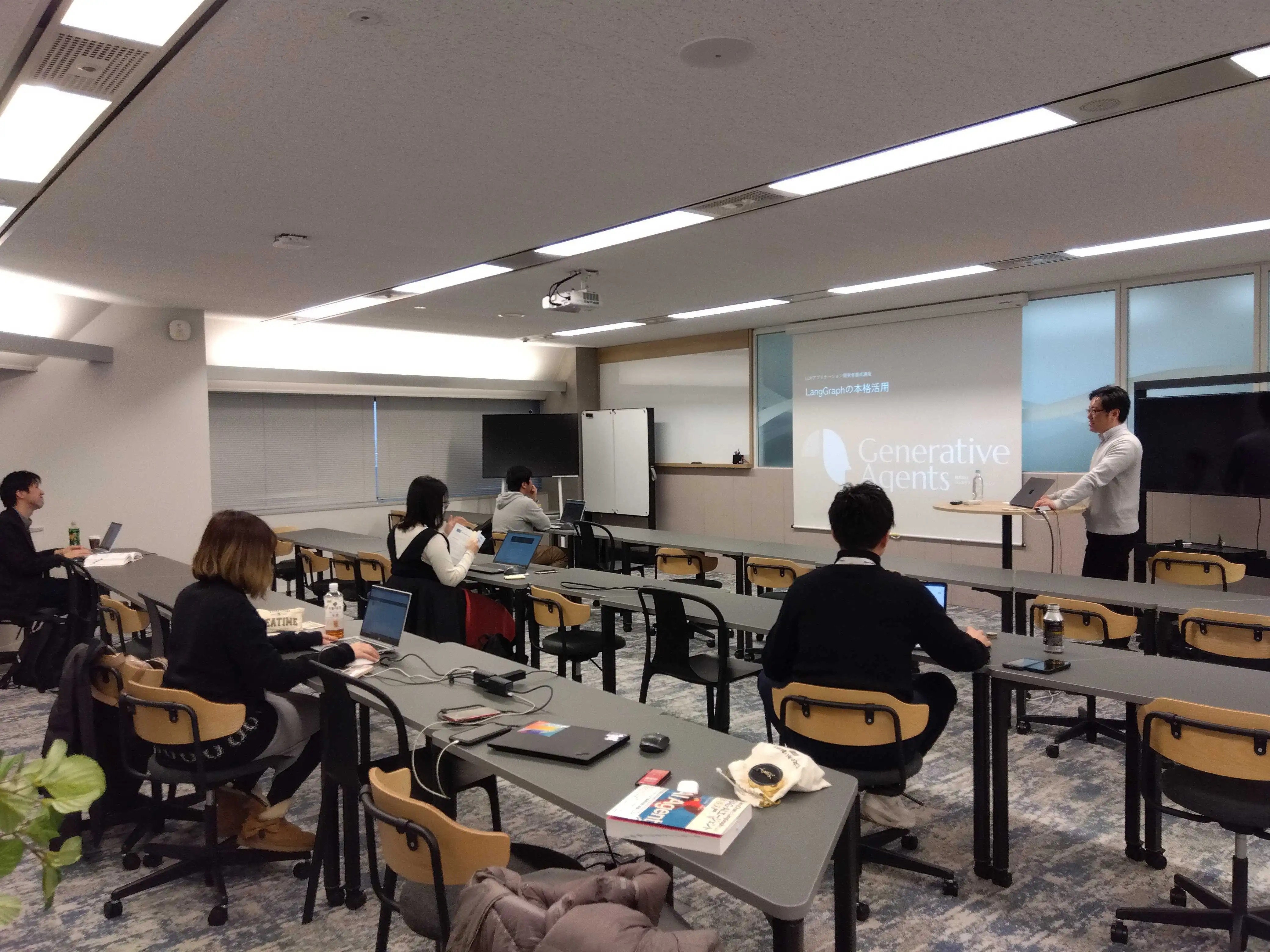 NTTデータ株式会社様インタビュー サムネイル